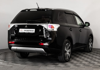 Подержанный автомобиль Mitsubishi Outlander 2014 года (5 фото)