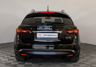 Подержанный автомобиль Infiniti QX70 2014 года (6 фото)