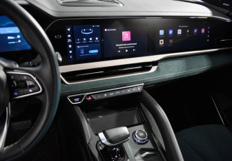 Подержанный автомобиль Geely Monjaro 2024 года (18 фото)