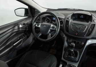 Подержанный автомобиль Ford Kuga 2014 года (9 фото)