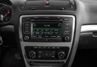 Подержанный автомобиль Skoda Octavia Liftback 2012 года (16 фото)