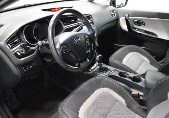 Подержанный автомобиль Kia Ceed Wagon 2018 года (10 фото)