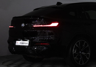Подержанный автомобиль BMW X4 M 2019 года (35 фото)
