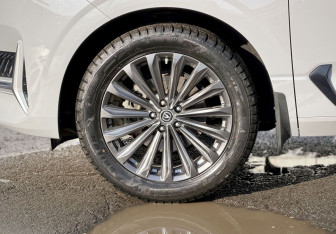 Подержанный автомобиль Changan UNI-K 2023 года (11 фото)