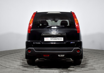 Подержанный автомобиль Nissan X-Trail 2010 года (6 фото)