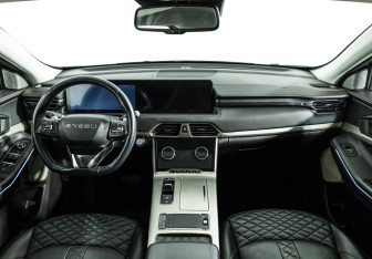Подержанный автомобиль Exeed TXL 2022 года (13 фото)