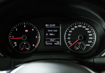 Подержанный автомобиль Volkswagen Sharan 2019 года (12 фото)
