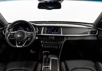 Подержанный автомобиль Kia Optima Sedan 2019 года (11 фото)