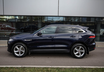 Подержанный автомобиль Jaguar F-Pace 2020 года (7 фото)