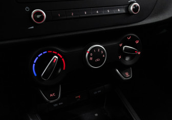 Подержанный автомобиль Kia Rio Sedan 2021 года (15 фото)