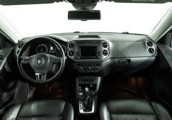 Подержанный автомобиль Volkswagen Tiguan 2016 года (13 фото)