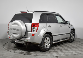 Подержанный автомобиль Suzuki Grand Vitara 2008 года (5 фото)