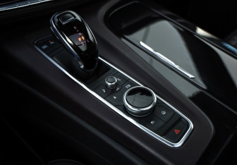 Подержанный автомобиль Cadillac Escalade Suv 2021 года (21 фото)