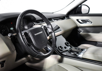 Подержанный автомобиль Land Rover Range Rover Velar 2017 года (9 фото)