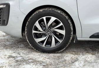 Подержанный автомобиль Citroen SpaceTourer 2018 года (8 фото)