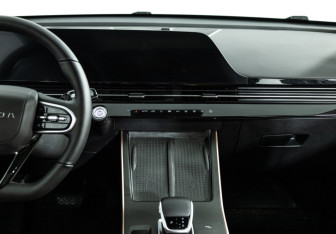 Подержанный автомобиль Omoda C5 2024 года (14 фото)