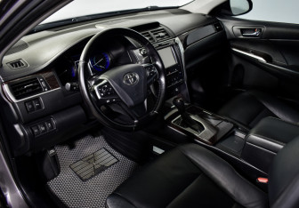 Подержанный автомобиль Toyota Camry Sedan 2016 года (9 фото)