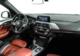 Подержанный автомобиль BMW X3 2020 года (9 фото)