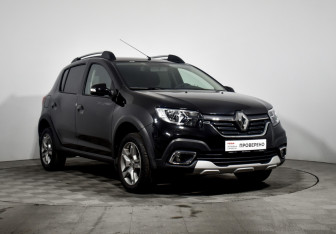 Подержанный автомобиль Renault Sandero 2021 года (3 фото)