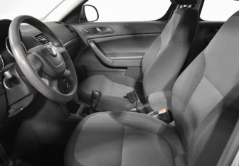 Подержанный автомобиль Skoda Yeti 2012 года (10 фото)
