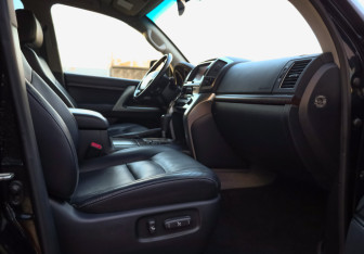 Подержанный автомобиль Toyota Land Cruiser Suv 2013 года (23 фото)