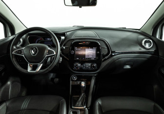 Подержанный автомобиль Renault Kaptur 2021 года (13 фото)