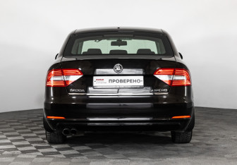 Подержанный автомобиль Skoda Superb Liftback 2014 года (6 фото)
