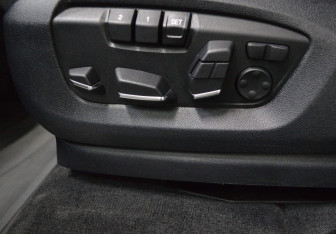 Подержанный автомобиль BMW X5 2015 года (16 фото)