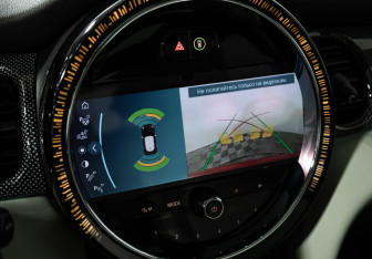 Подержанный автомобиль MINI Hatch 2021 года (16 фото)