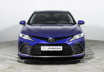 Подержанный автомобиль Toyota Camry Sedan 2021 года (2 фото)