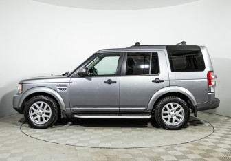 Подержанный автомобиль Land Rover Discovery 2012 года (8 фото)