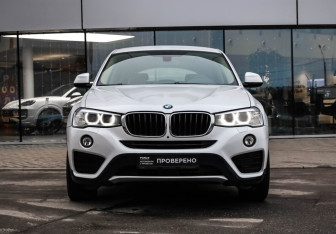 Подержанный автомобиль BMW X4 2017 года (4 фото)