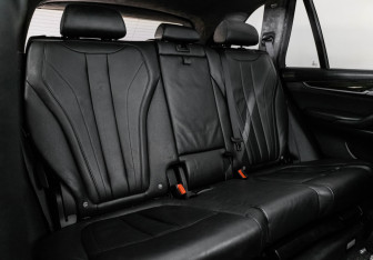 Подержанный автомобиль BMW X5 2016 года (30 фото)