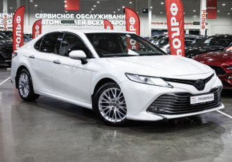 Подержанный автомобиль Toyota Camry Sedan 2020 года (4 фото)
