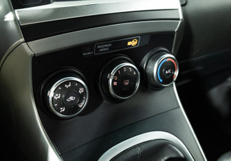 Подержанный автомобиль Toyota Verso 2013 года (16 фото)