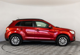 Подержанный автомобиль Mitsubishi ASX 2013 года (4 фото)