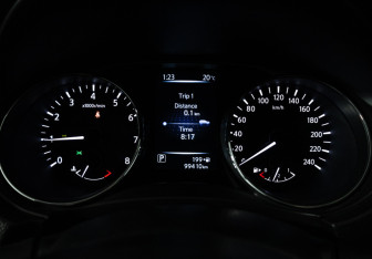 Подержанный автомобиль Nissan X-Trail 2016 года (12 фото)