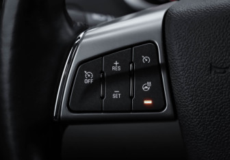 Подержанный автомобиль Cadillac SRX 2012 года (19 фото)