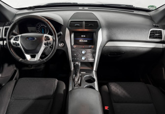 Подержанный автомобиль Ford Explorer 2013 года (16 фото)