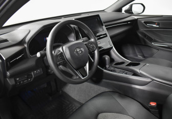 Подержанный автомобиль Toyota Avalon 2022 года (9 фото)
