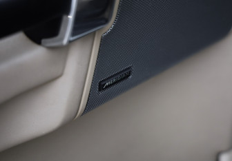 Подержанный автомобиль Land Rover Discovery 2013 года (29 фото)