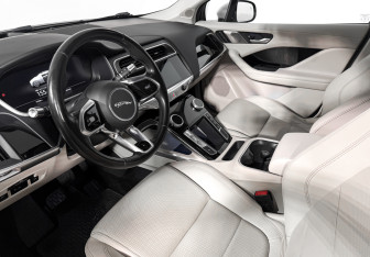 Подержанный автомобиль Jaguar I-Pace 2019 года (9 фото)