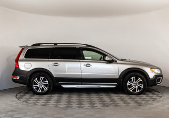 Подержанный автомобиль Volvo XC70 2012 года (4 фото)