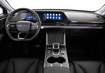Подержанный автомобиль Omoda C5 2024 года (9 фото)