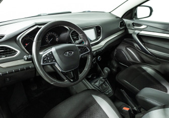 Подержанный автомобиль LADA (ВАЗ) Vesta Sedan 2023 года (11 фото)