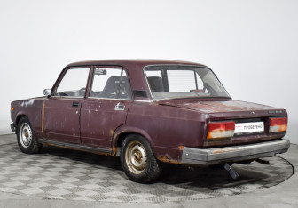 Подержанный автомобиль LADA (ВАЗ) 2107 2007 года (7 фото)