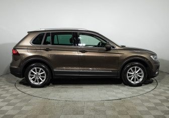 Подержанный автомобиль Volkswagen Tiguan 2017 года (4 фото)