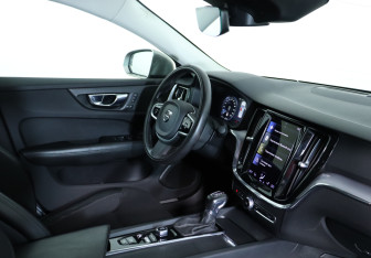 Подержанный автомобиль Volvo S60 2020 года (11 фото)