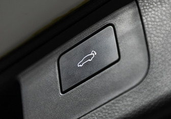 Подержанный автомобиль Geely Okavango 2024 года (22 фото)