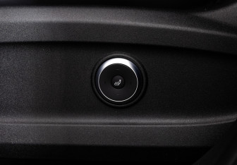 Подержанный автомобиль Exeed RX 2025 года (27 фото)